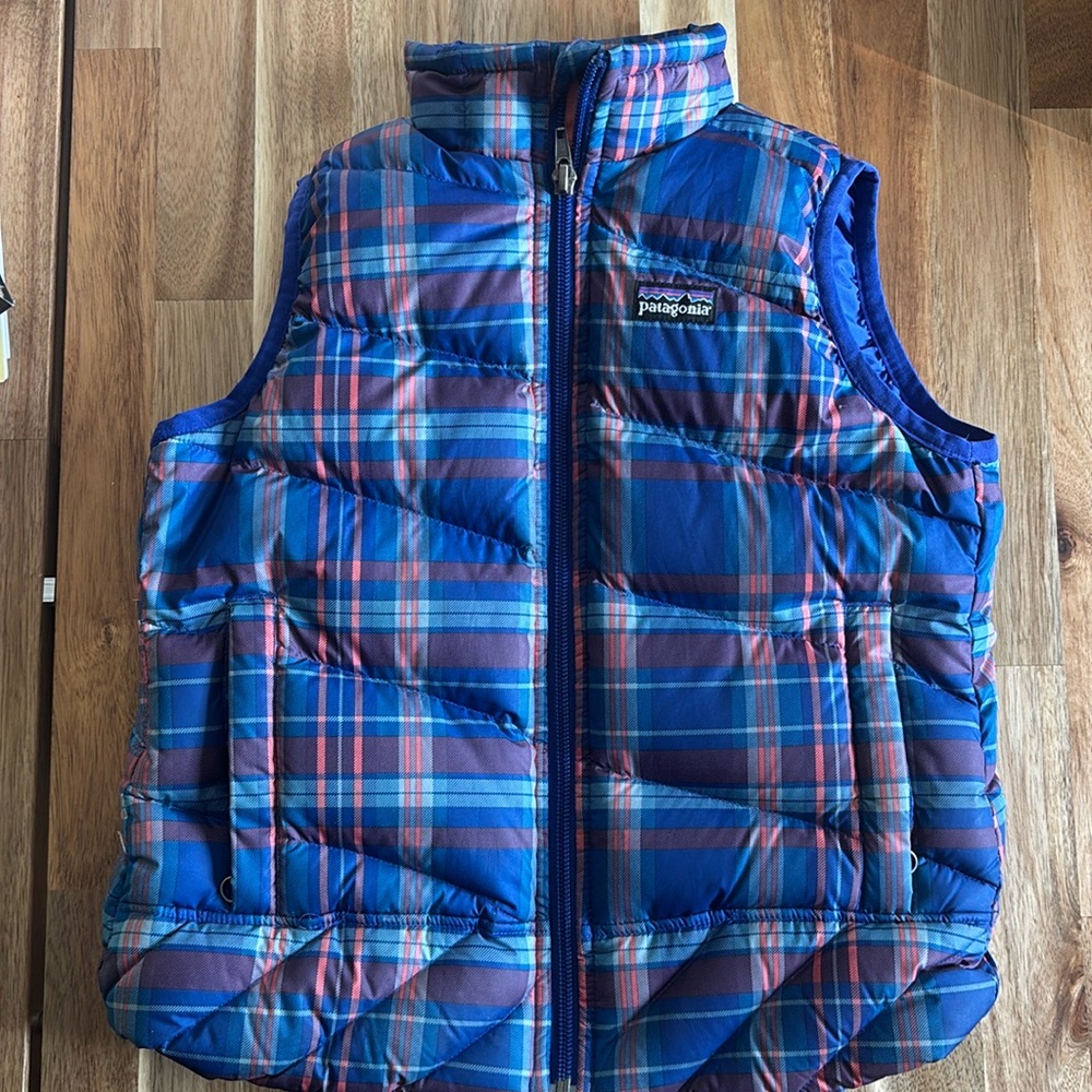 Girls xs 5-6 Patagonia down vest